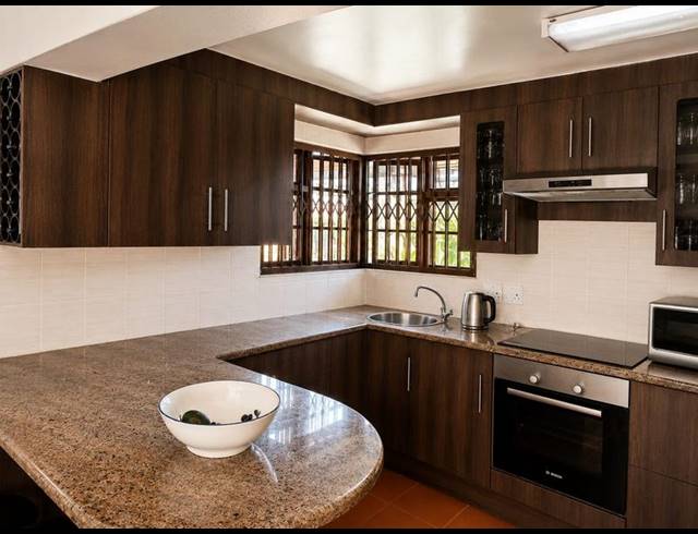 4 BEDROOM HOUSE FOR SALE IN CLUBVIEW